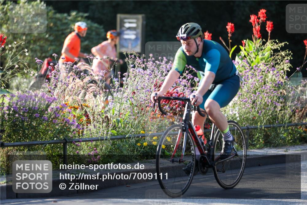08.09.2024 - Stadtparktriathlon Zöllner http://msf.ph/oto/7009111 08.09.2024 08:54:09 Radfahren 64, 69 meine-sportfotos.de