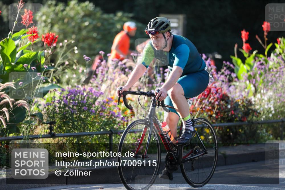 08.09.2024 - Stadtparktriathlon Zöllner http://msf.ph/oto/7009115 08.09.2024 08:54:10 Radfahren 64, 69 meine-sportfotos.de