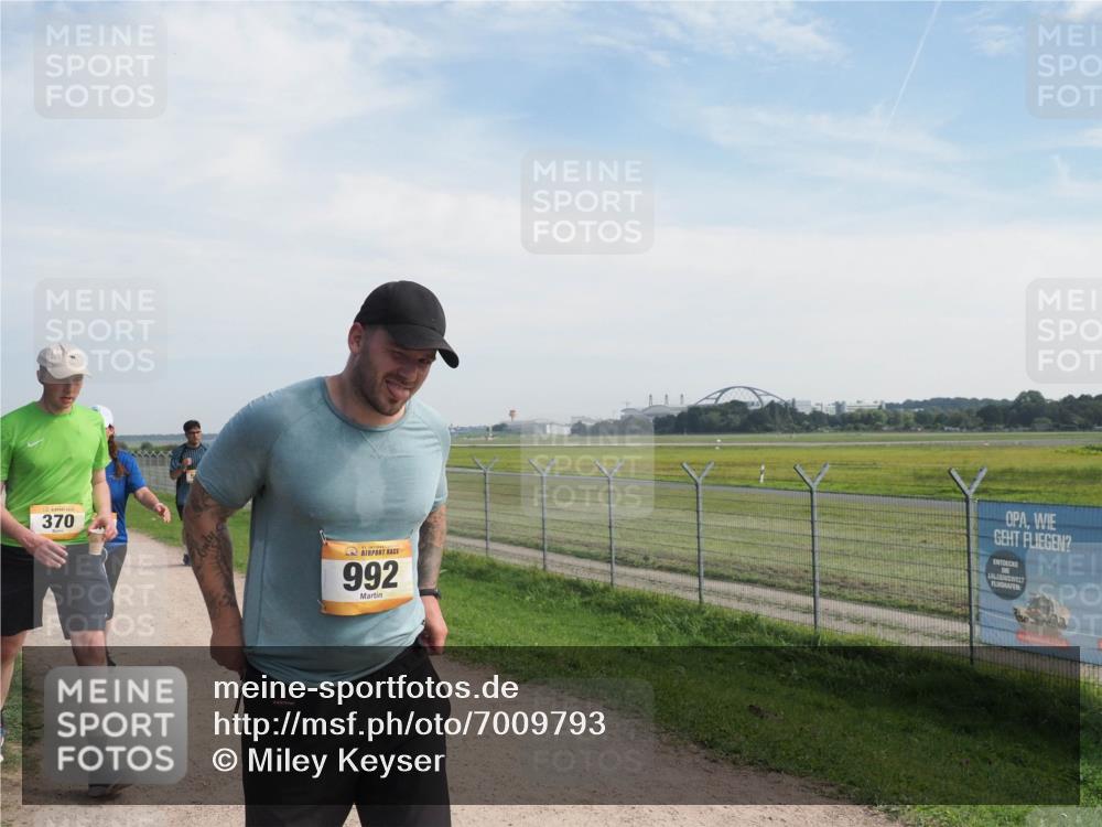 08.09.2024 - Airport Race Miley Keyser http://msf.ph/oto/7009793 08.09.2024 12:31:18 Laufen OLYMPUS, DIGITAL, CAMERA meine-sportfotos.de