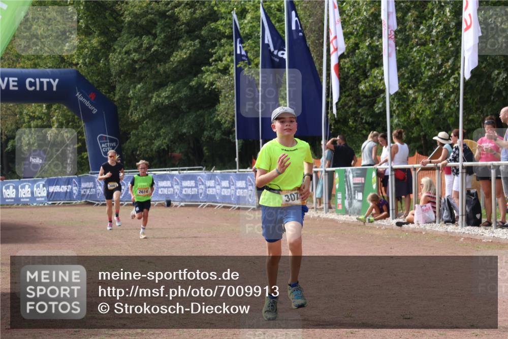 08.09.2024 - Airport Race Strokosch-Dieckow http://msf.ph/oto/7009913 08.09.2024 12:03:11 Ziel 2614, 3074, 3081 meine-sportfotos.de