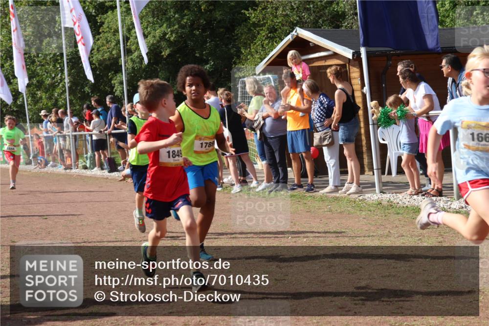 08.09.2024 - Airport Race Strokosch-Dieckow http://msf.ph/oto/7010435 08.09.2024 11:29:43 Ziel 1634, 1636, 1665, 1667, 1681, 1728, 1769, 1789, 1836, 1841, 1842, 1844, 1849, 1916, 1922, 3434 meine-sportfotos.de