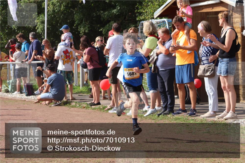 08.09.2024 - Airport Race Strokosch-Dieckow http://msf.ph/oto/7010913 08.09.2024 11:29:50 Ziel 1665, 1673, 1681, 1712, 1720, 1728, 1775, 1814, 1841, 1842, 1844, 1868, 1879, 1903, 1925, 1928, 3409 meine-sportfotos.de