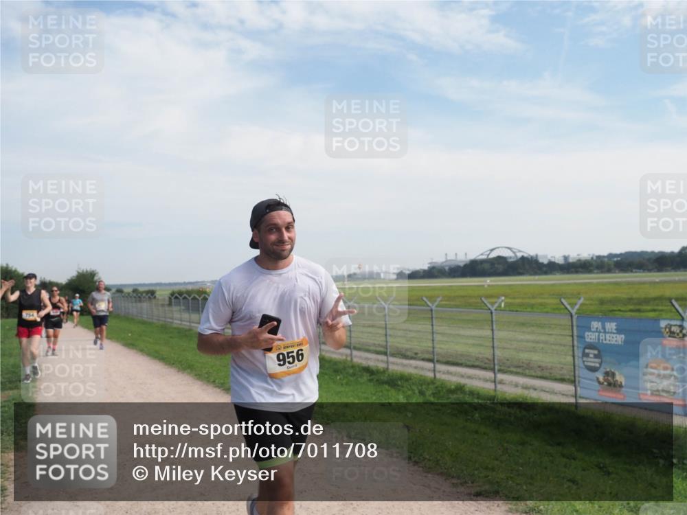 08.09.2024 - Airport Race Miley Keyser http://msf.ph/oto/7011708 08.09.2024 12:33:13 Laufen OLYMPUS, DIGITAL, CAMERA meine-sportfotos.de