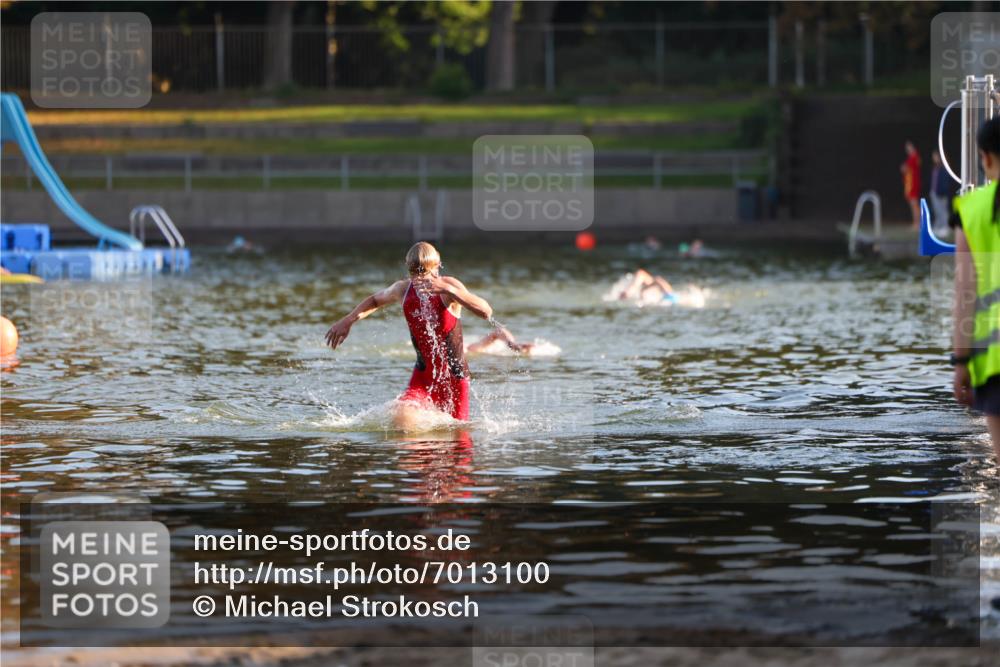 08.09.2024 - Stadtparktriathlon Michael Strokosch http://msf.ph/oto/7013100 08.09.2024 08:43:39 Schwimmen 8 meine-sportfotos.de