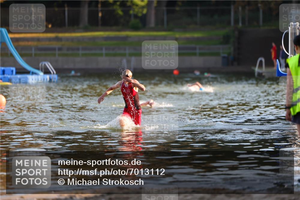 08.09.2024 - Stadtparktriathlon Michael Strokosch http://msf.ph/oto/7013112 08.09.2024 08:43:39 Schwimmen 8 meine-sportfotos.de