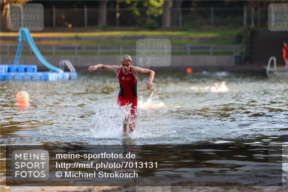 08.09.2024 - Stadtparktriathlon Michael Strokosch http://msf.ph/oto/7013131 08.09.2024 08:43:42 Schwimmen 8 meine-sportfotos.de