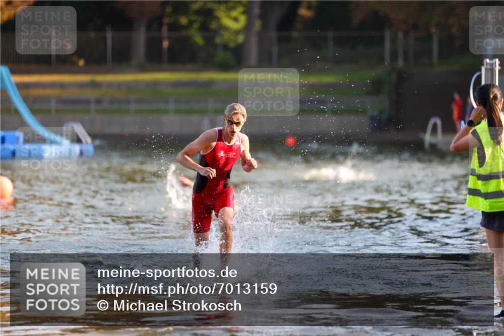 08.09.2024 - Stadtparktriathlon Michael Strokosch http://msf.ph/oto/7013159 08.09.2024 08:43:43 Schwimmen 8 meine-sportfotos.de