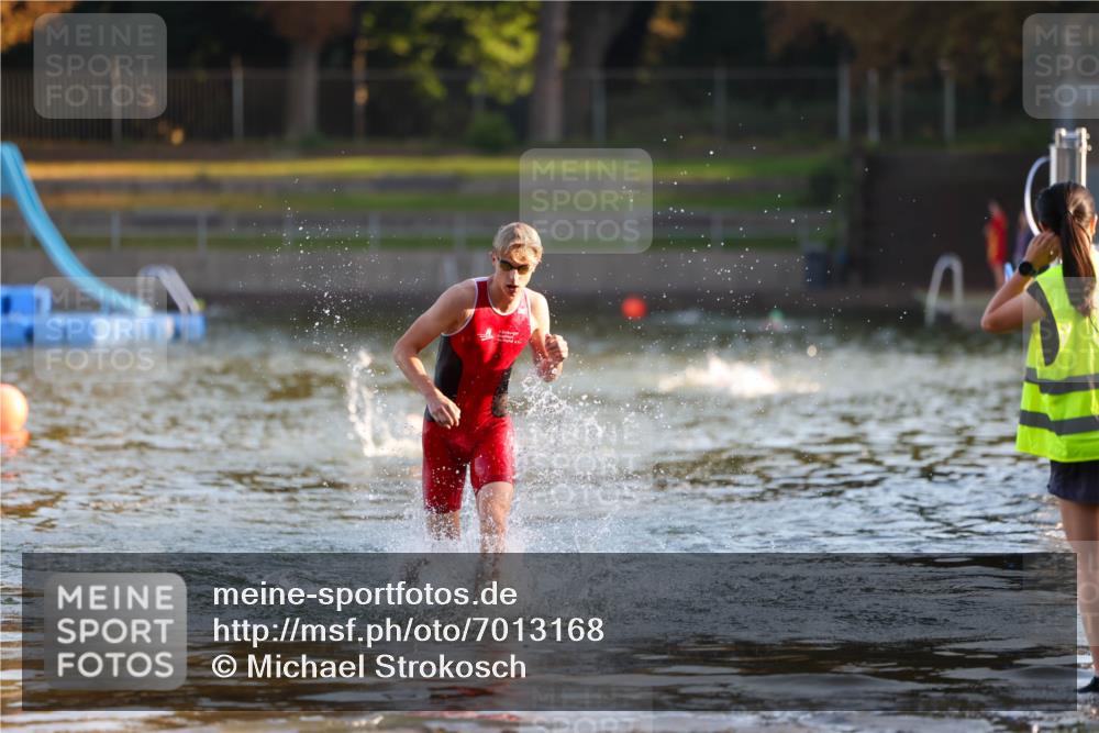08.09.2024 - Stadtparktriathlon Michael Strokosch http://msf.ph/oto/7013168 08.09.2024 08:43:43 Schwimmen 8 meine-sportfotos.de