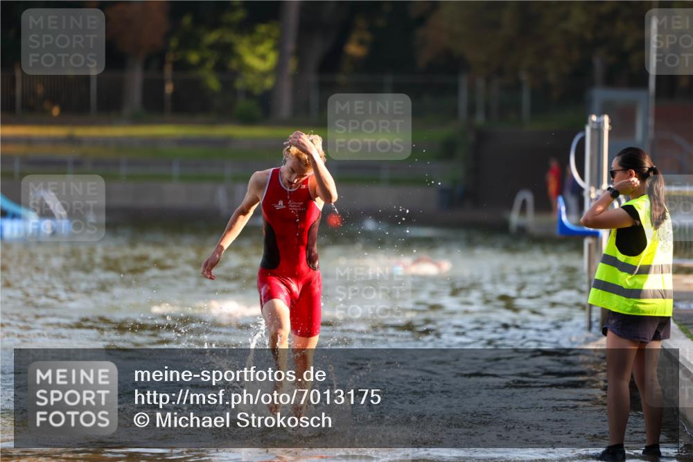 08.09.2024 - Stadtparktriathlon Michael Strokosch http://msf.ph/oto/7013175 08.09.2024 08:43:44 Schwimmen 8 meine-sportfotos.de