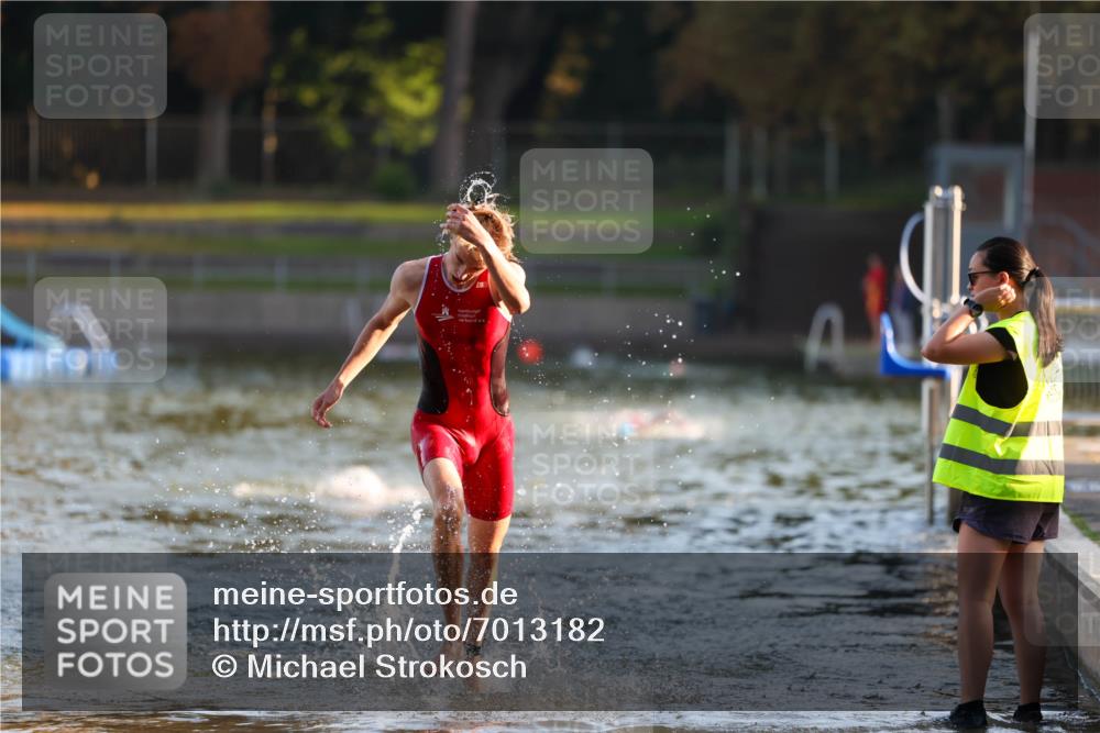 08.09.2024 - Stadtparktriathlon Michael Strokosch http://msf.ph/oto/7013182 08.09.2024 08:43:45 Schwimmen 8, 13 meine-sportfotos.de