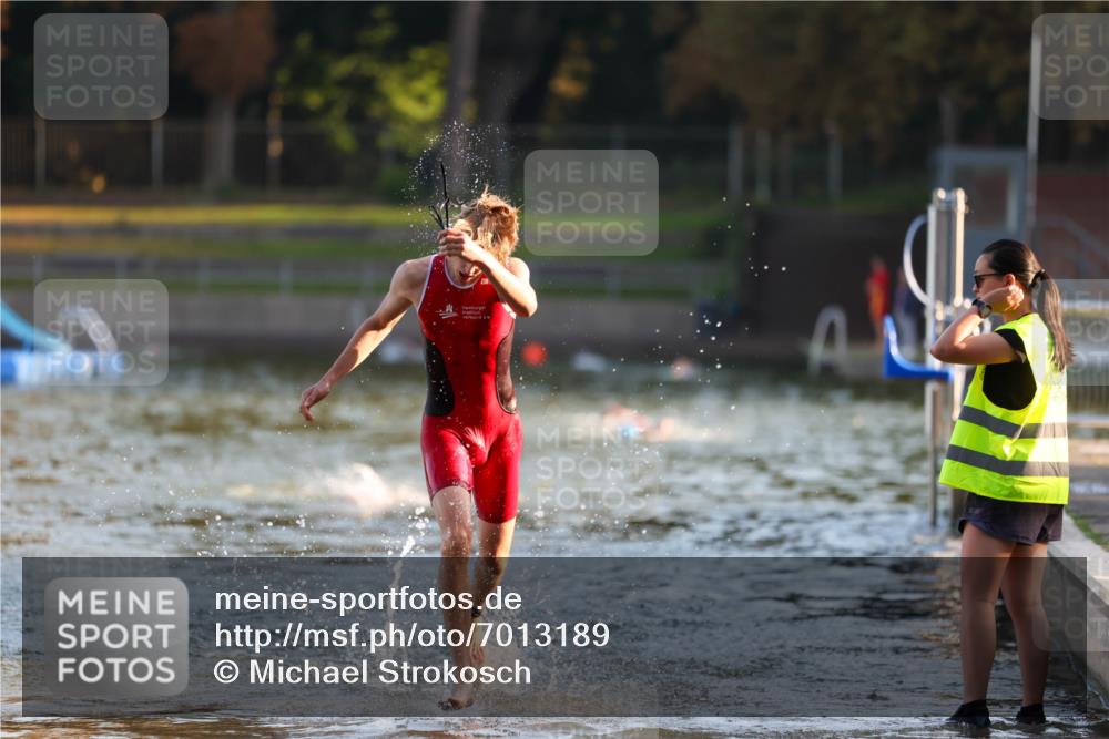 08.09.2024 - Stadtparktriathlon Michael Strokosch http://msf.ph/oto/7013189 08.09.2024 08:43:45 Schwimmen 8, 13 meine-sportfotos.de
