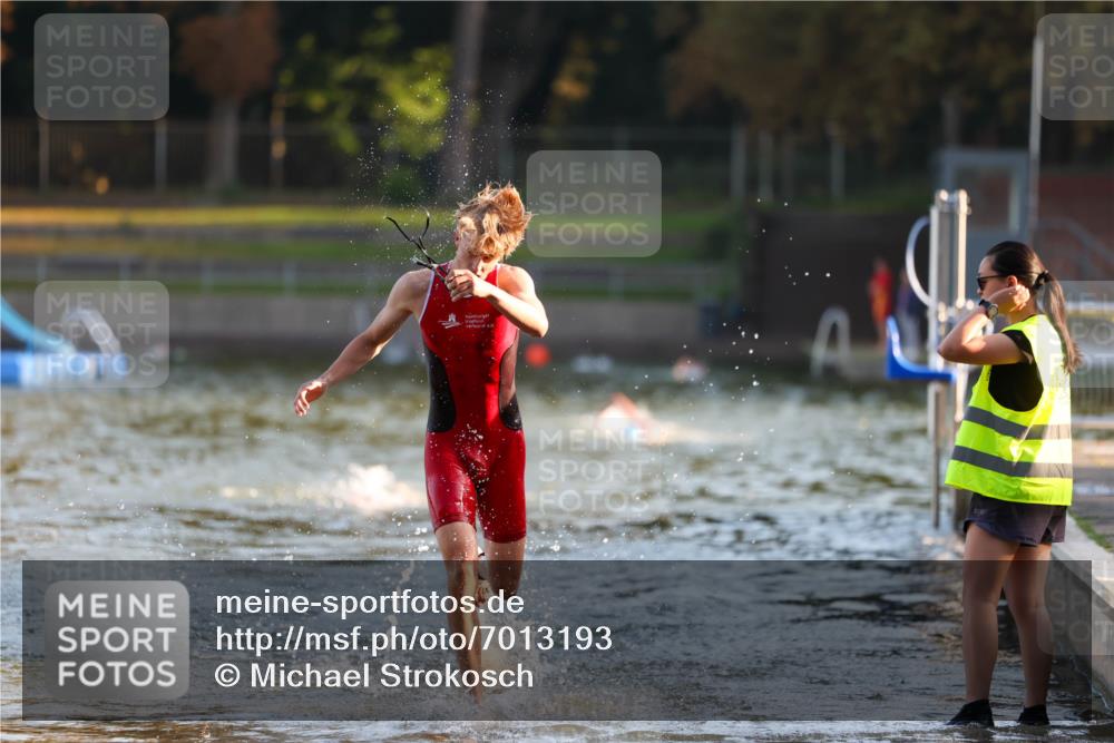 08.09.2024 - Stadtparktriathlon Michael Strokosch http://msf.ph/oto/7013193 08.09.2024 08:43:45 Schwimmen 8, 13 meine-sportfotos.de