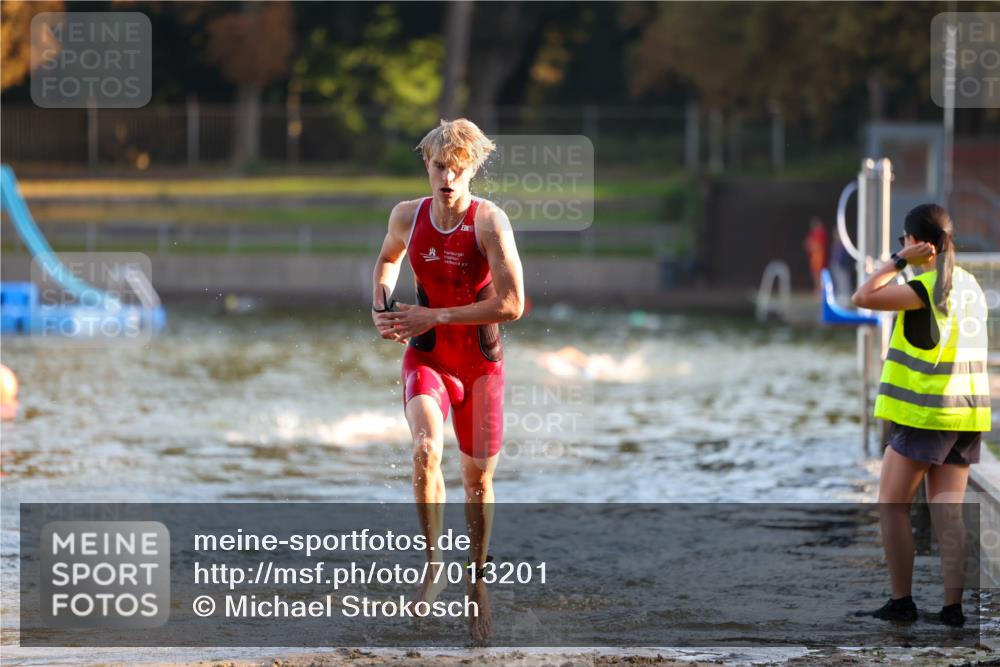 08.09.2024 - Stadtparktriathlon Michael Strokosch http://msf.ph/oto/7013201 08.09.2024 08:43:45 Schwimmen 8, 13 meine-sportfotos.de