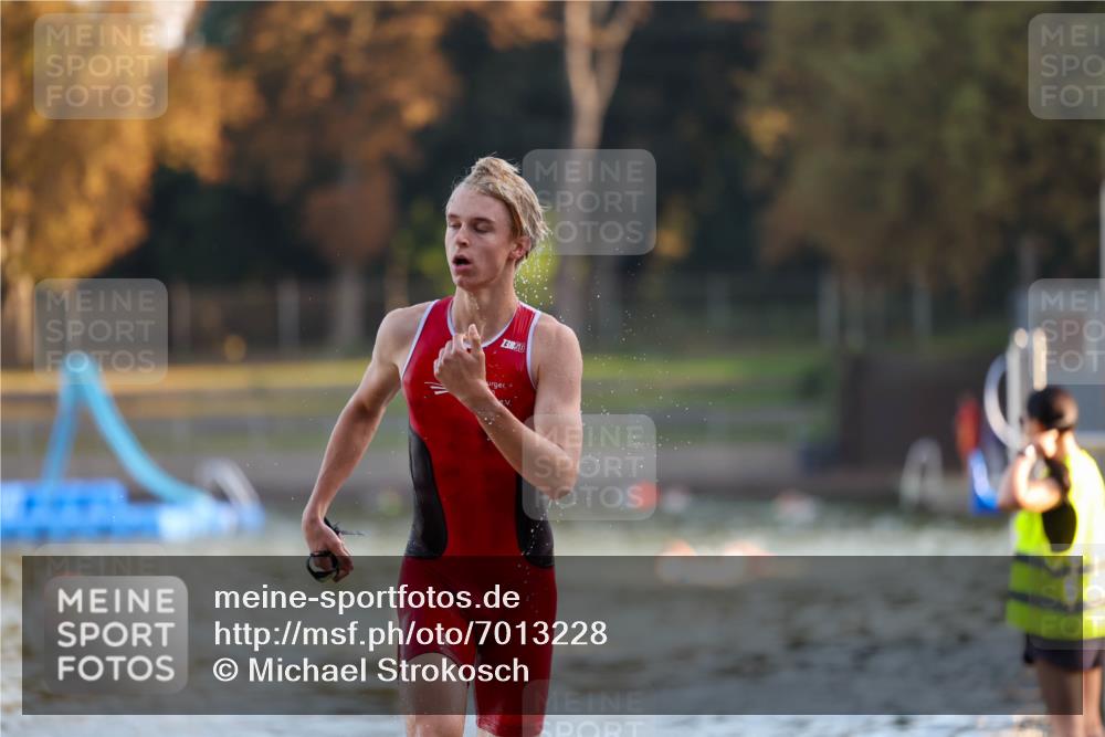 08.09.2024 - Stadtparktriathlon Michael Strokosch http://msf.ph/oto/7013228 08.09.2024 08:43:47 Schwimmen 8, 13 meine-sportfotos.de