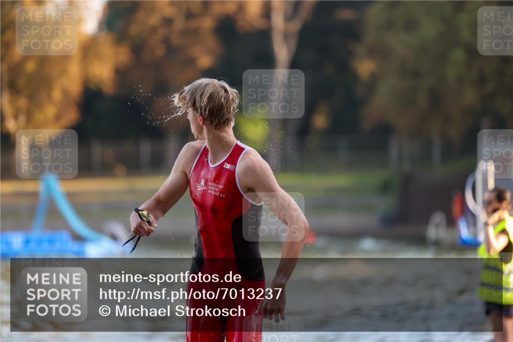 08.09.2024 - Stadtparktriathlon Michael Strokosch http://msf.ph/oto/7013237 08.09.2024 08:43:47 Schwimmen 8, 13 meine-sportfotos.de