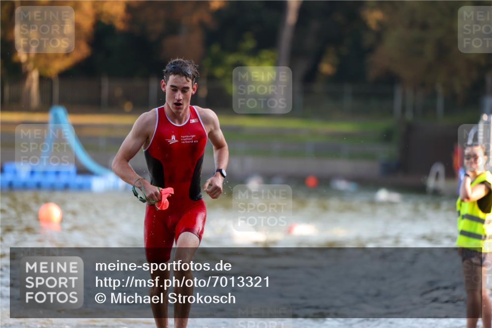 08.09.2024 - Stadtparktriathlon Michael Strokosch http://msf.ph/oto/7013321 08.09.2024 08:43:58 Schwimmen 13 meine-sportfotos.de