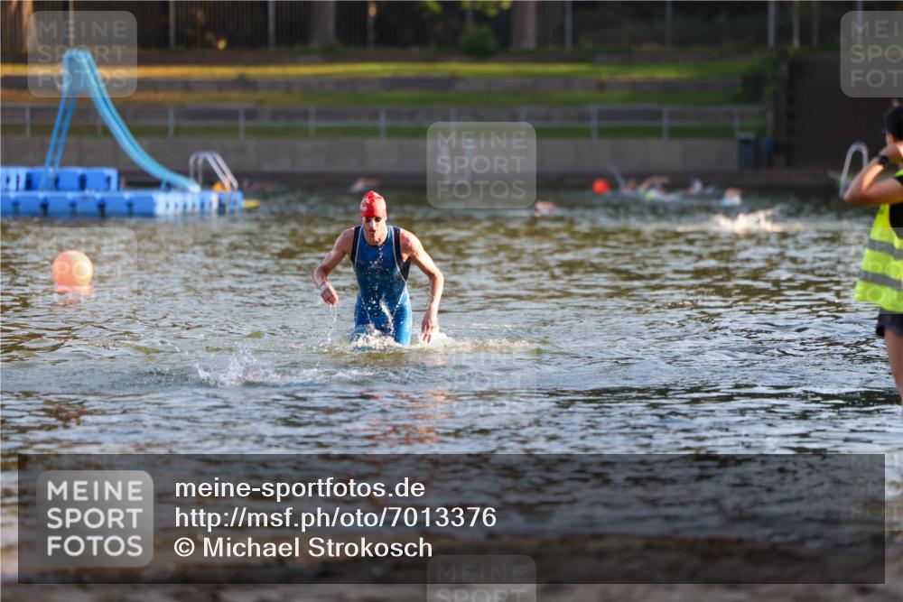 08.09.2024 - Stadtparktriathlon Michael Strokosch http://msf.ph/oto/7013376 08.09.2024 08:44:11 Schwimmen 7, 10 meine-sportfotos.de
