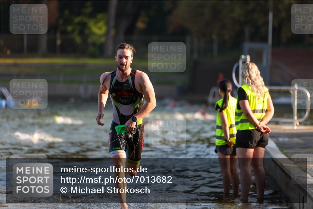 08.09.2024 - Stadtparktriathlon Michael Strokosch http://msf.ph/oto/7013682 08.09.2024 08:44:59 Schwimmen 69 meine-sportfotos.de