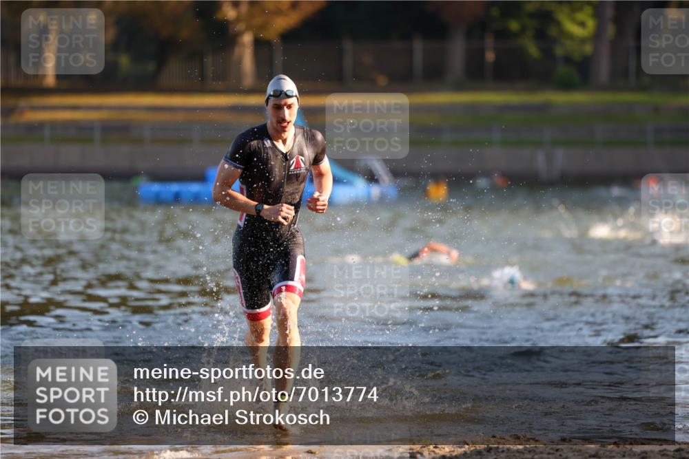 08.09.2024 - Stadtparktriathlon Michael Strokosch http://msf.ph/oto/7013774 08.09.2024 08:45:13 Schwimmen 53, 87 meine-sportfotos.de
