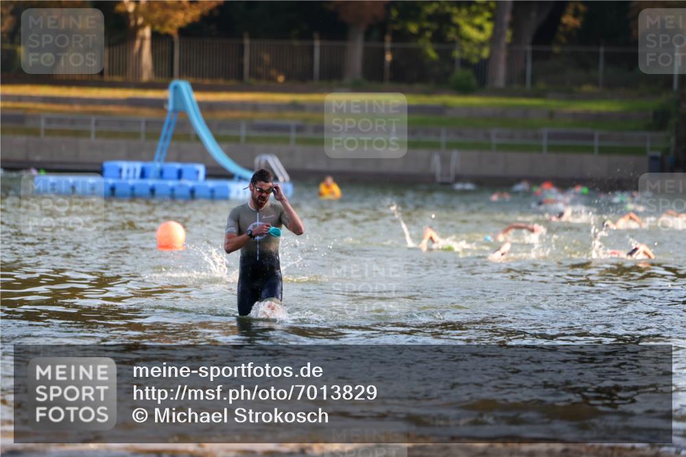 08.09.2024 - Stadtparktriathlon Michael Strokosch http://msf.ph/oto/7013829 08.09.2024 08:45:20 Schwimmen 53 meine-sportfotos.de