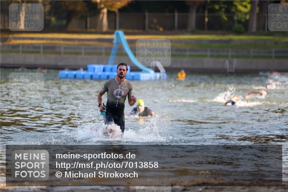 08.09.2024 - Stadtparktriathlon Michael Strokosch http://msf.ph/oto/7013858 08.09.2024 08:45:22 Schwimmen 17, 53 meine-sportfotos.de
