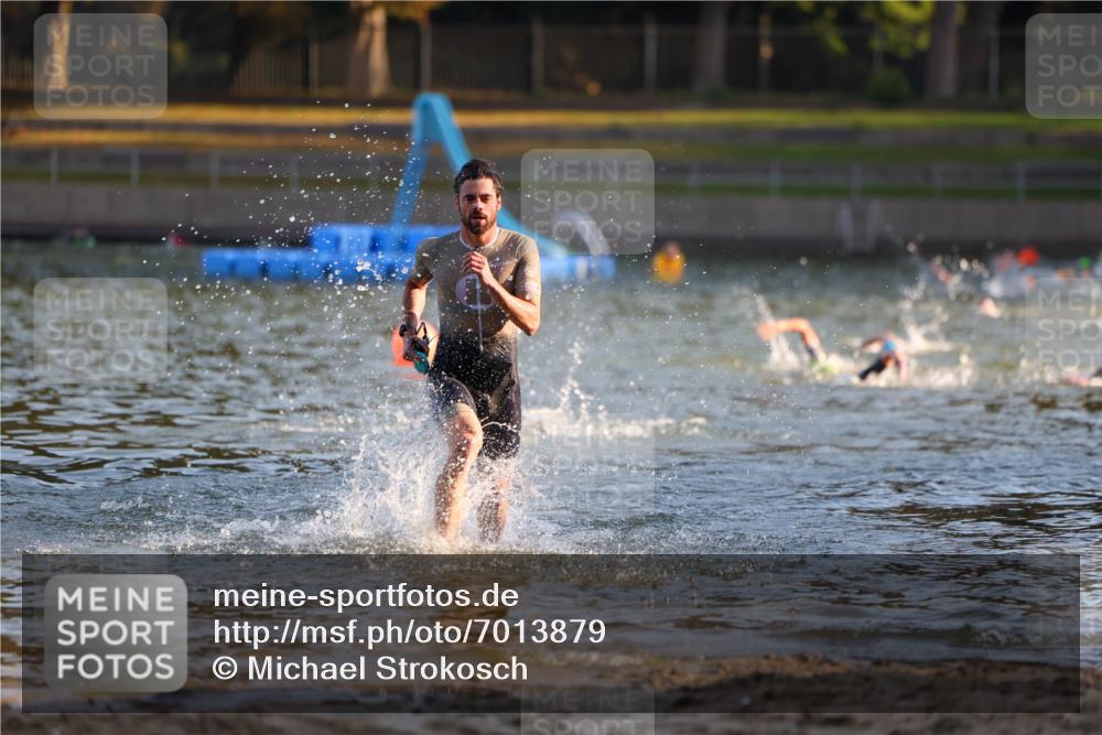 08.09.2024 - Stadtparktriathlon Michael Strokosch http://msf.ph/oto/7013879 08.09.2024 08:45:23 Schwimmen 17, 53 meine-sportfotos.de
