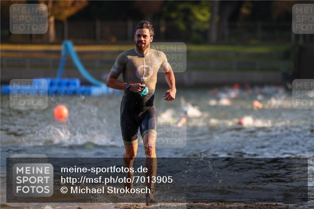 08.09.2024 - Stadtparktriathlon Michael Strokosch http://msf.ph/oto/7013905 08.09.2024 08:45:25 Schwimmen 17, 53 meine-sportfotos.de