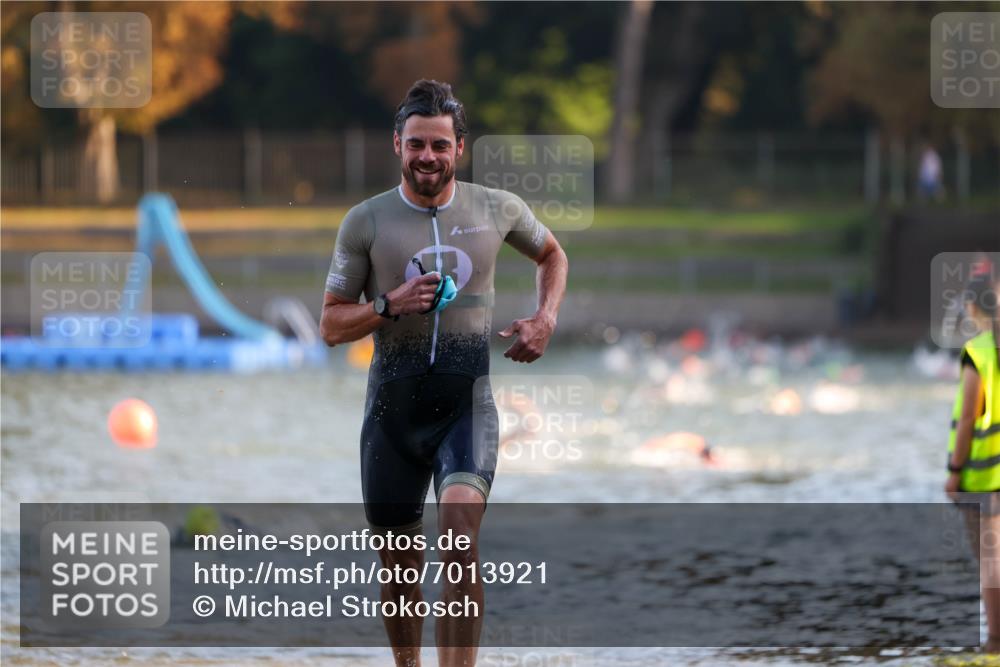 08.09.2024 - Stadtparktriathlon Michael Strokosch http://msf.ph/oto/7013921 08.09.2024 08:45:26 Schwimmen 17, 53 meine-sportfotos.de