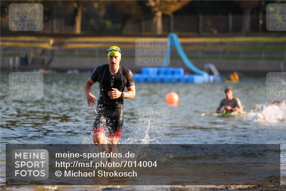 08.09.2024 - Stadtparktriathlon Michael Strokosch http://msf.ph/oto/7014004 08.09.2024 08:45:32 Schwimmen 11, 17, 49, 75 meine-sportfotos.de
