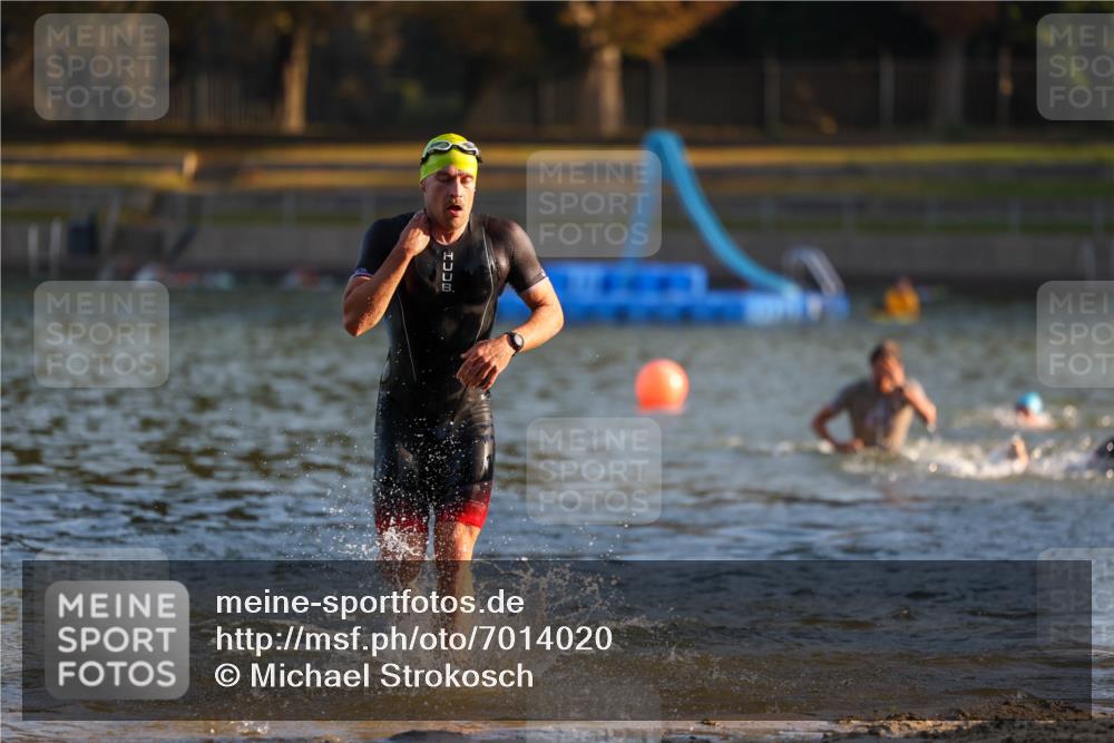 08.09.2024 - Stadtparktriathlon Michael Strokosch http://msf.ph/oto/7014020 08.09.2024 08:45:32 Schwimmen 11, 17, 49, 75 meine-sportfotos.de