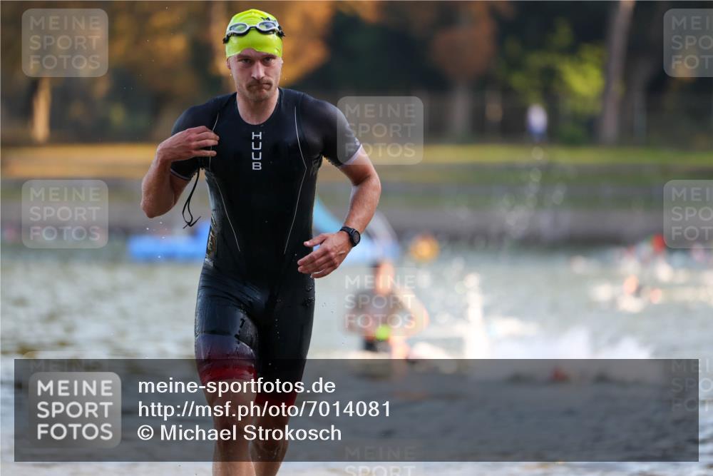 08.09.2024 - Stadtparktriathlon Michael Strokosch http://msf.ph/oto/7014081 08.09.2024 08:45:35 Schwimmen 11, 17, 49, 75 meine-sportfotos.de