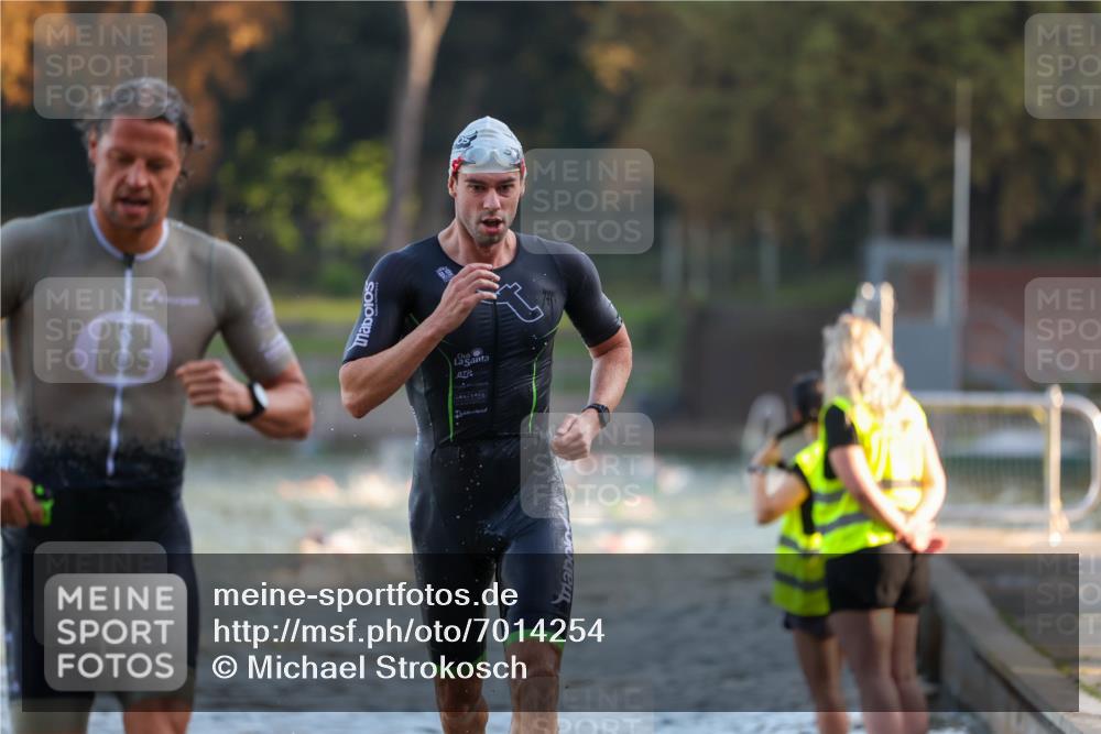 08.09.2024 - Stadtparktriathlon Michael Strokosch http://msf.ph/oto/7014254 08.09.2024 08:45:45 Schwimmen 11, 49, 59, 75 meine-sportfotos.de
