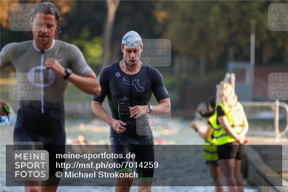 08.09.2024 - Stadtparktriathlon Michael Strokosch http://msf.ph/oto/7014259 08.09.2024 08:45:45 Schwimmen 11, 49, 59, 75 meine-sportfotos.de