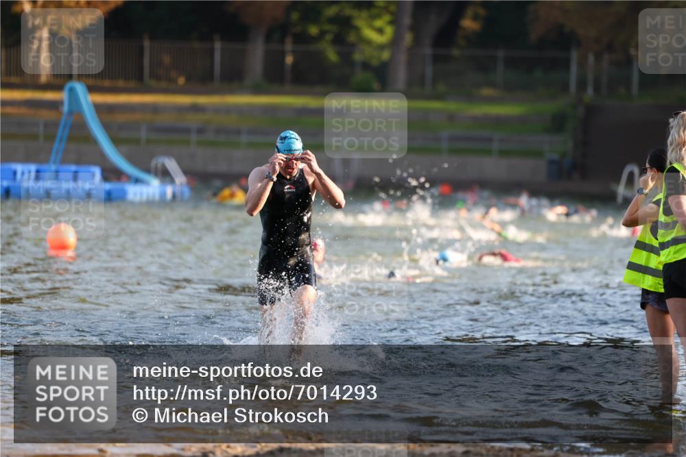 08.09.2024 - Stadtparktriathlon Michael Strokosch http://msf.ph/oto/7014293 08.09.2024 08:45:49 Schwimmen 56, 59 meine-sportfotos.de