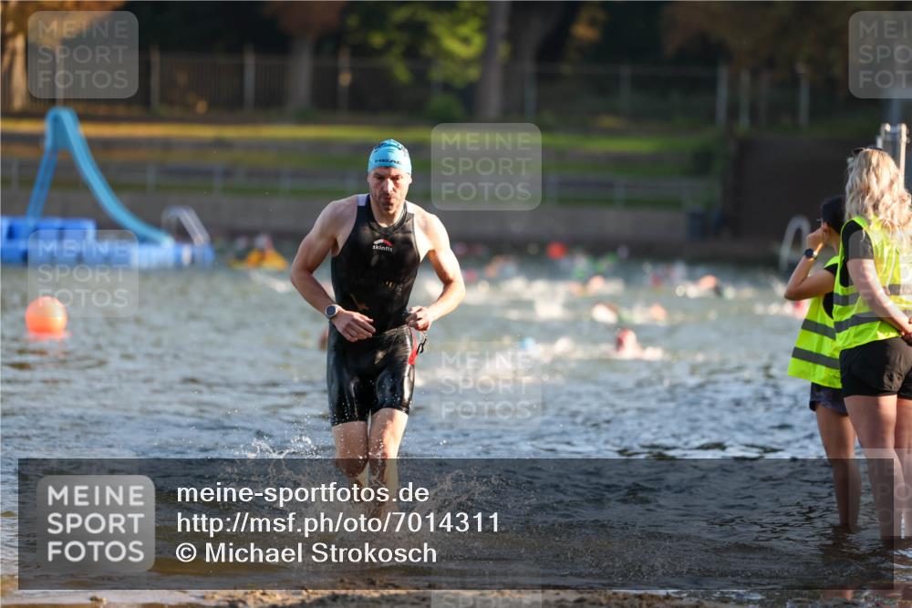 08.09.2024 - Stadtparktriathlon Michael Strokosch http://msf.ph/oto/7014311 08.09.2024 08:45:51 Schwimmen 56, 59 meine-sportfotos.de