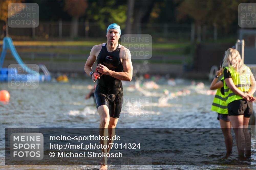 08.09.2024 - Stadtparktriathlon Michael Strokosch http://msf.ph/oto/7014324 08.09.2024 08:45:51 Schwimmen 56, 59 meine-sportfotos.de