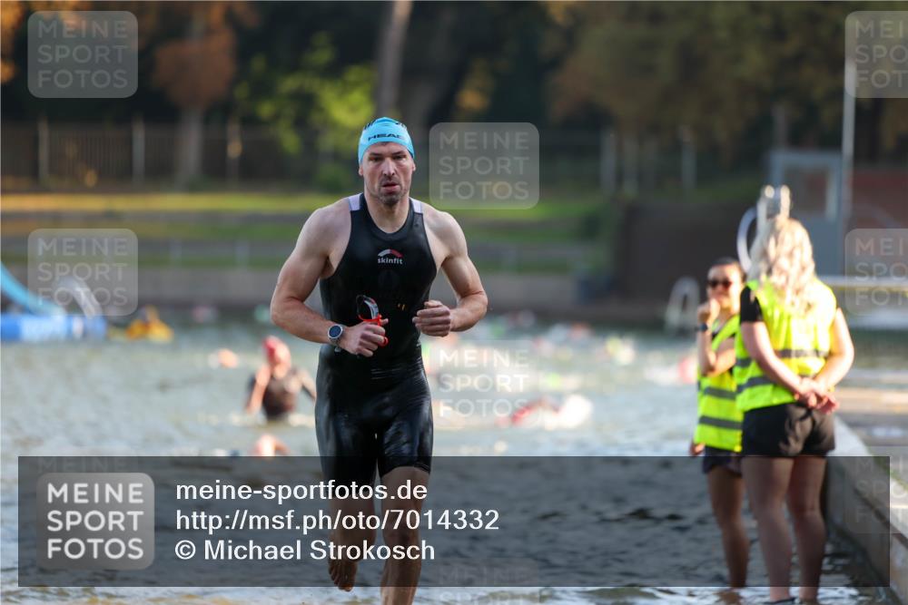 08.09.2024 - Stadtparktriathlon Michael Strokosch http://msf.ph/oto/7014332 08.09.2024 08:45:52 Schwimmen 5, 56, 59 meine-sportfotos.de