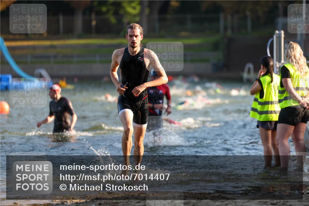 08.09.2024 - Stadtparktriathlon Michael Strokosch http://msf.ph/oto/7014407 08.09.2024 08:46:00 Schwimmen 5, 32, 38, 51, 56 meine-sportfotos.de