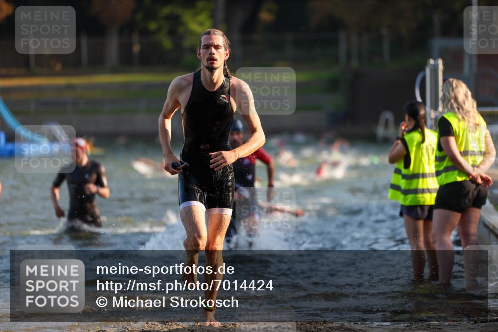 08.09.2024 - Stadtparktriathlon Michael Strokosch http://msf.ph/oto/7014424 08.09.2024 08:46:01 Schwimmen 5, 32, 38, 51, 56 meine-sportfotos.de