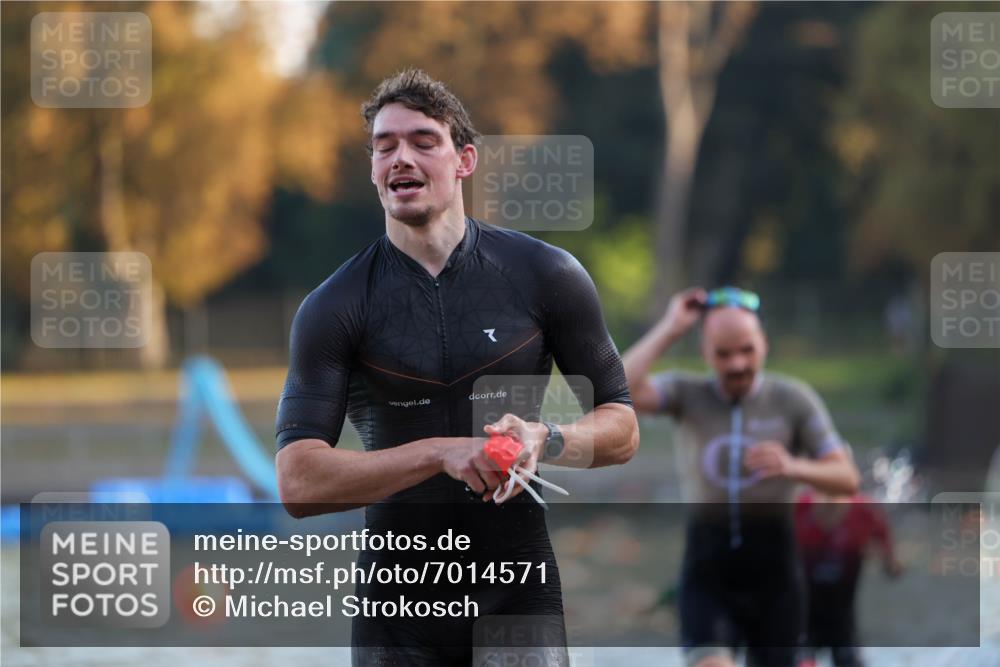 08.09.2024 - Stadtparktriathlon Michael Strokosch http://msf.ph/oto/7014571 08.09.2024 08:46:10 Schwimmen 32, 38, 51 meine-sportfotos.de