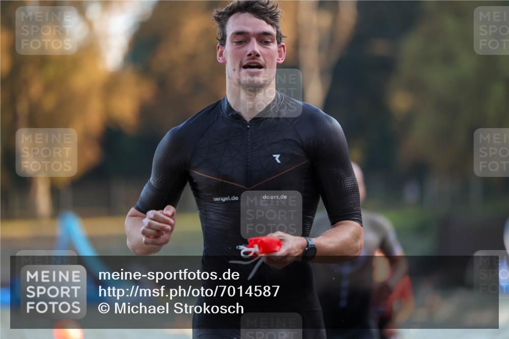 08.09.2024 - Stadtparktriathlon Michael Strokosch http://msf.ph/oto/7014587 08.09.2024 08:46:10 Schwimmen 32, 38, 51 meine-sportfotos.de