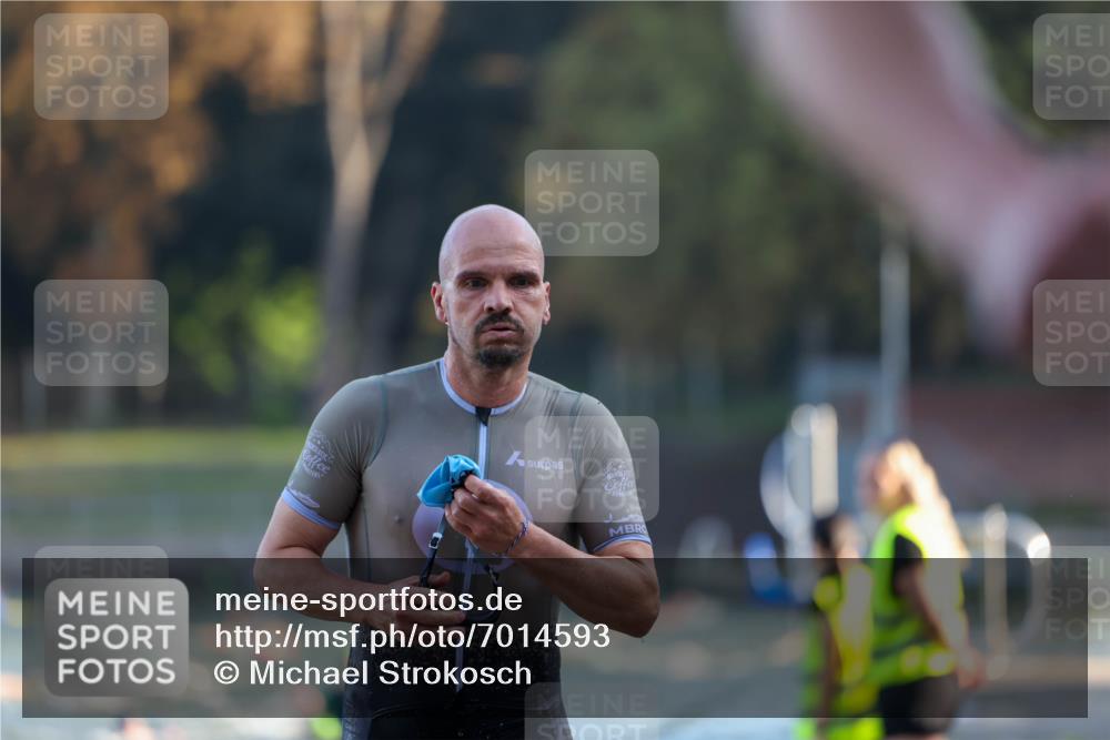 08.09.2024 - Stadtparktriathlon Michael Strokosch http://msf.ph/oto/7014593 08.09.2024 08:46:12 Schwimmen 32, 38, 51 meine-sportfotos.de