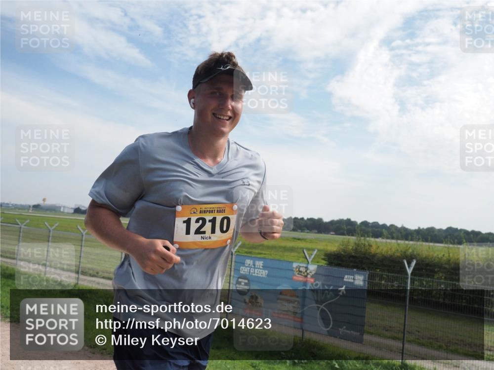 08.09.2024 - Airport Race Miley Keyser http://msf.ph/oto/7014623 08.09.2024 12:36:12 Laufen OLYMPUS, DIGITAL, CAMERA meine-sportfotos.de