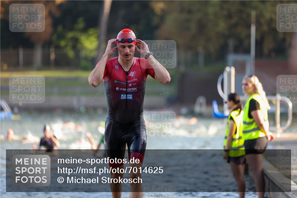 08.09.2024 - Stadtparktriathlon Michael Strokosch http://msf.ph/oto/7014625 08.09.2024 08:46:13 Schwimmen 38, 51 meine-sportfotos.de