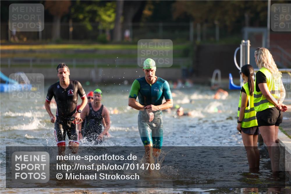 08.09.2024 - Stadtparktriathlon Michael Strokosch http://msf.ph/oto/7014708 08.09.2024 08:46:24 Schwimmen 1, 22, 34, 62, 71 meine-sportfotos.de