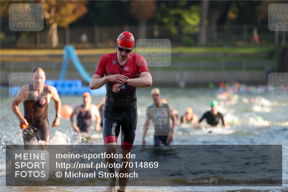 08.09.2024 - Stadtparktriathlon Michael Strokosch http://msf.ph/oto/7014869 08.09.2024 08:46:33 Schwimmen 22, 26, 34, 47, 71, 86 meine-sportfotos.de
