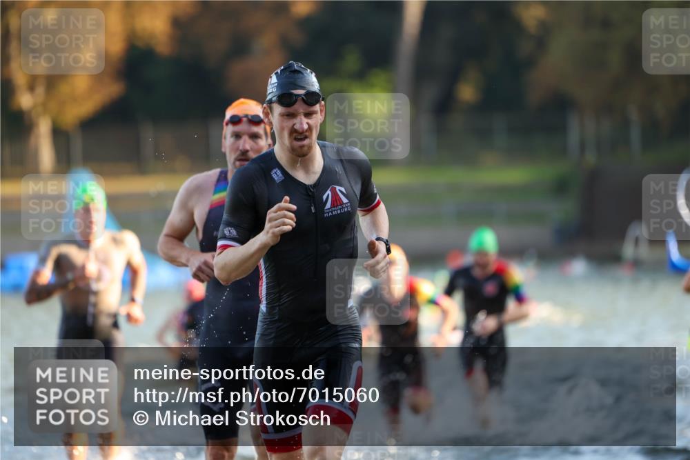 08.09.2024 - Stadtparktriathlon Michael Strokosch http://msf.ph/oto/7015060 08.09.2024 08:46:44 Schwimmen 19, 25, 26, 29, 33, 47, 50, 68, 77, 83, 86 meine-sportfotos.de