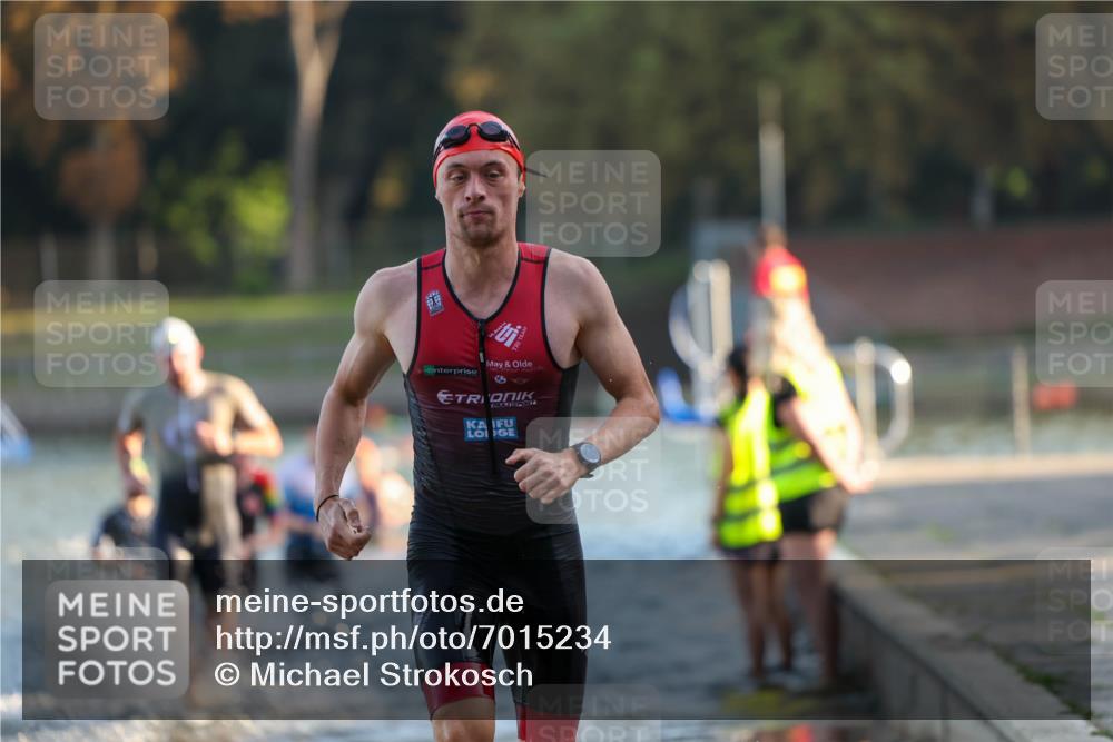 08.09.2024 - Stadtparktriathlon Michael Strokosch http://msf.ph/oto/7015234 08.09.2024 08:46:56 Schwimmen 3, 20, 33, 48, 80, 83, 89 meine-sportfotos.de
