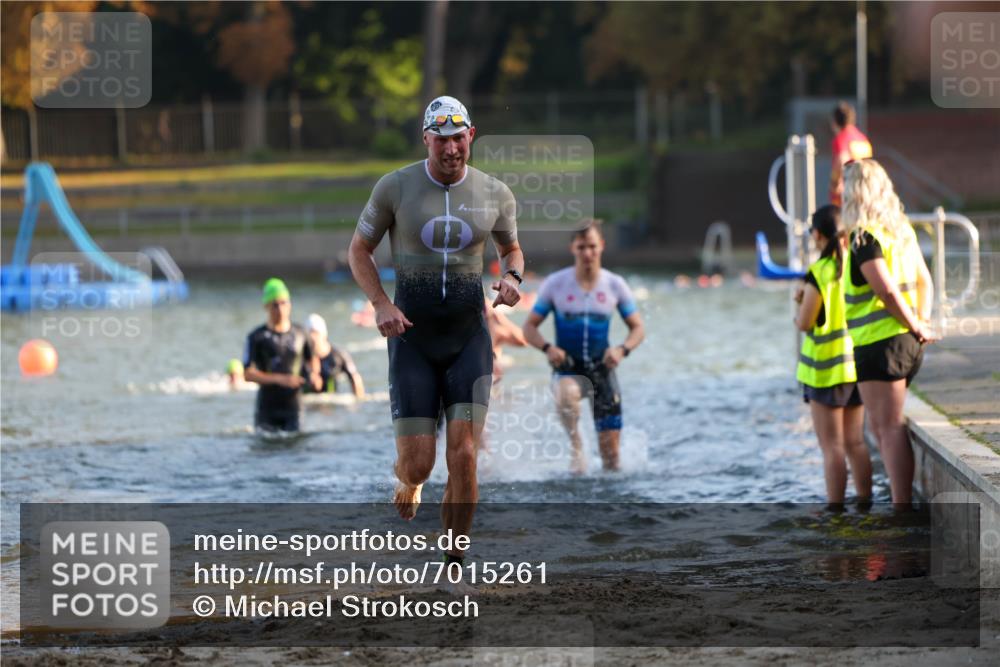 08.09.2024 - Stadtparktriathlon Michael Strokosch http://msf.ph/oto/7015261 08.09.2024 08:46:58 Schwimmen 3, 20, 33, 48, 78, 80, 89 meine-sportfotos.de