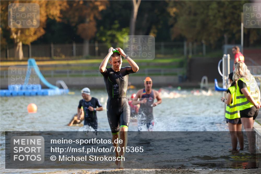 08.09.2024 - Stadtparktriathlon Michael Strokosch http://msf.ph/oto/7015365 08.09.2024 08:47:06 Schwimmen 3, 44, 78, 80 meine-sportfotos.de